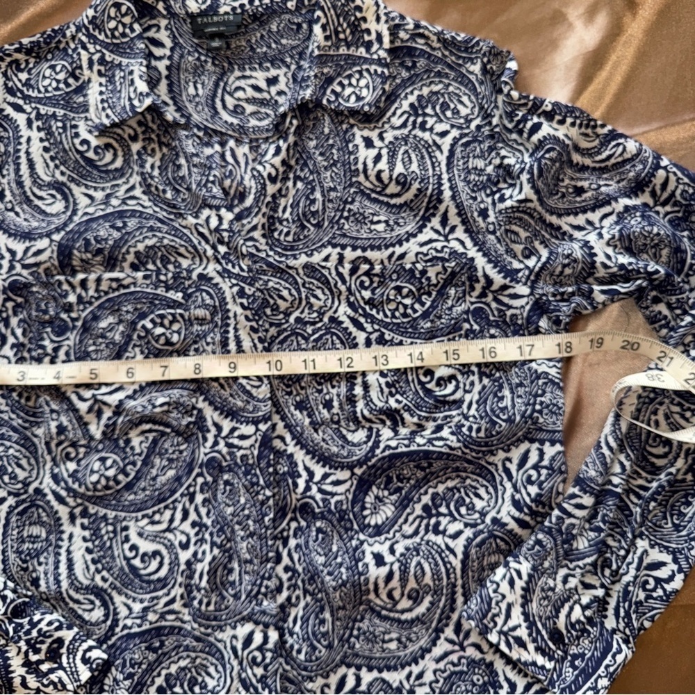 Talbots Navy and White Silk Paisley Shirt Hidden Button Front Sz S - Picture 9 of 12
